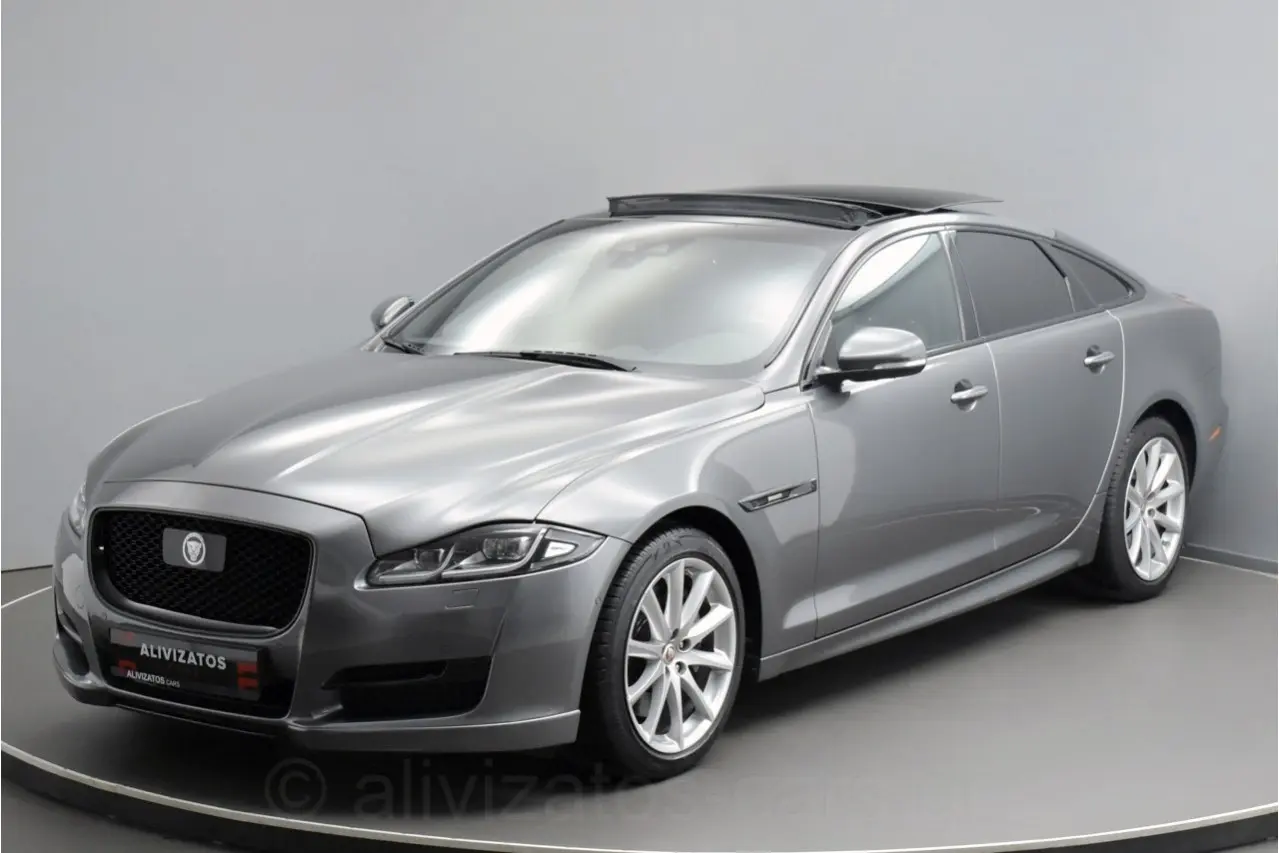 Jaguar XJ - View 1