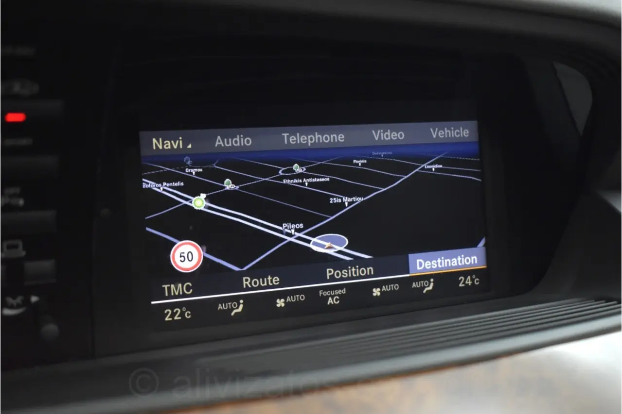 Mercedes-Benz S-class - View 3