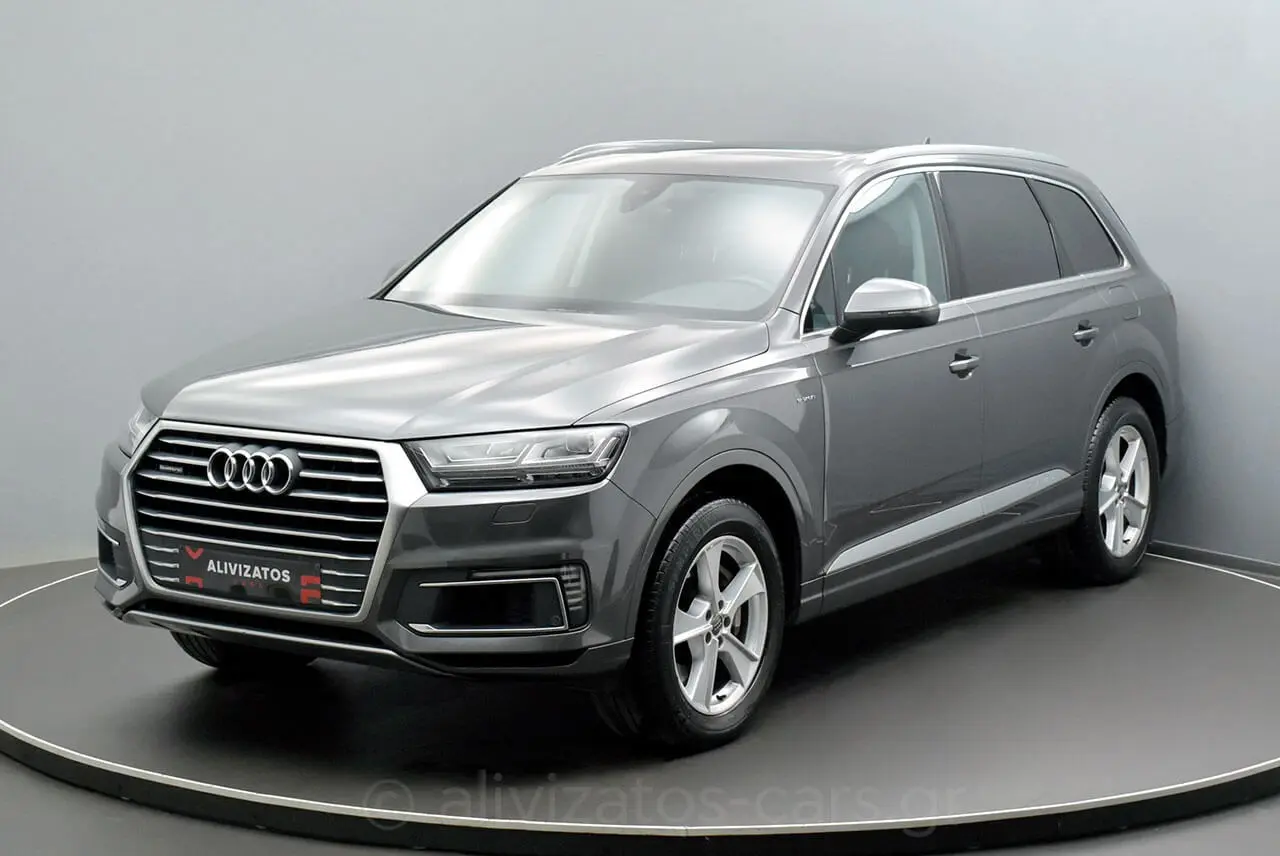 Audi Q7 - View 1