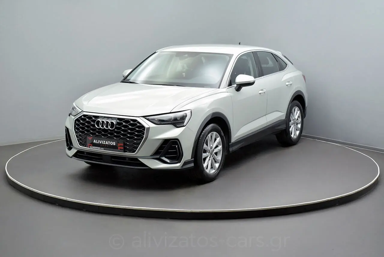 Audi Q3 - View 2
