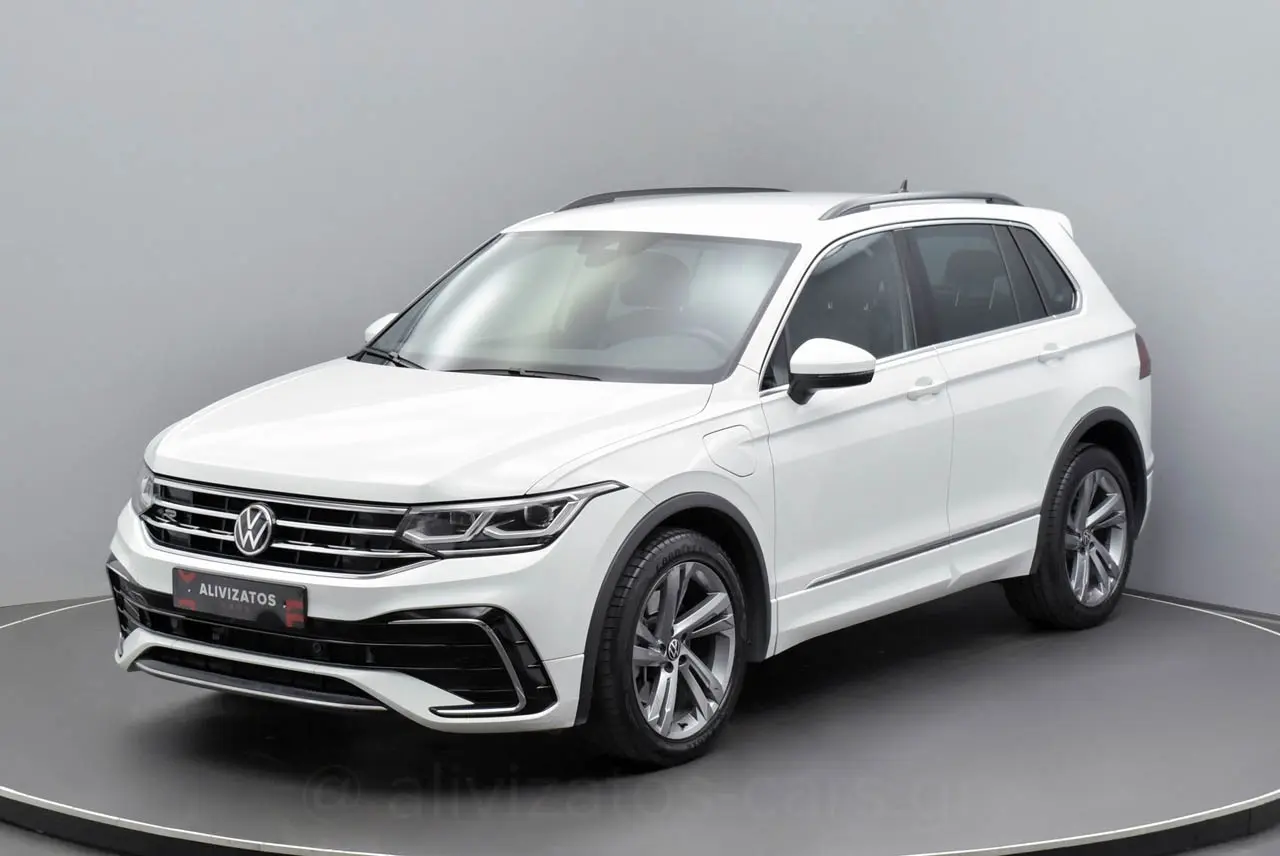 Volkswagen Tiguan - View 1