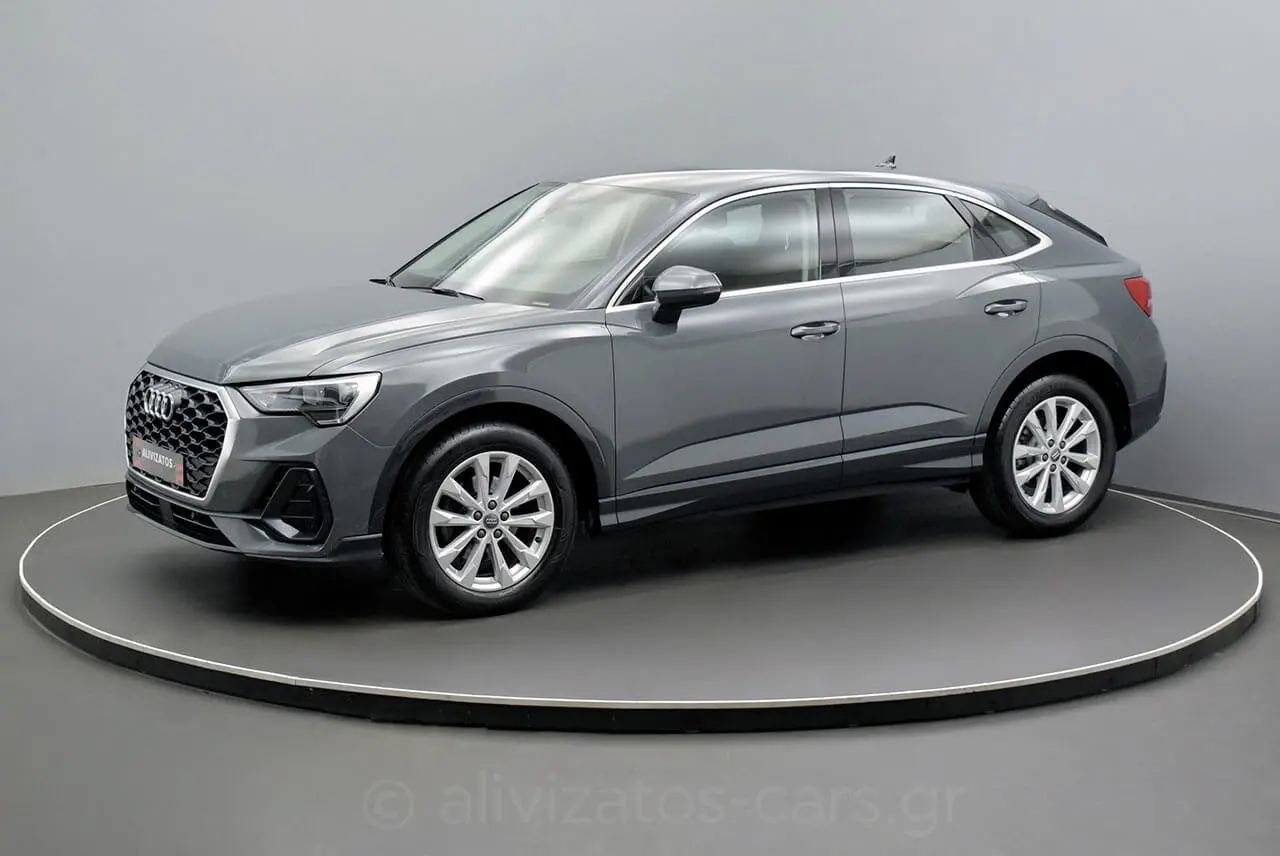 Audi Q3 - View 3