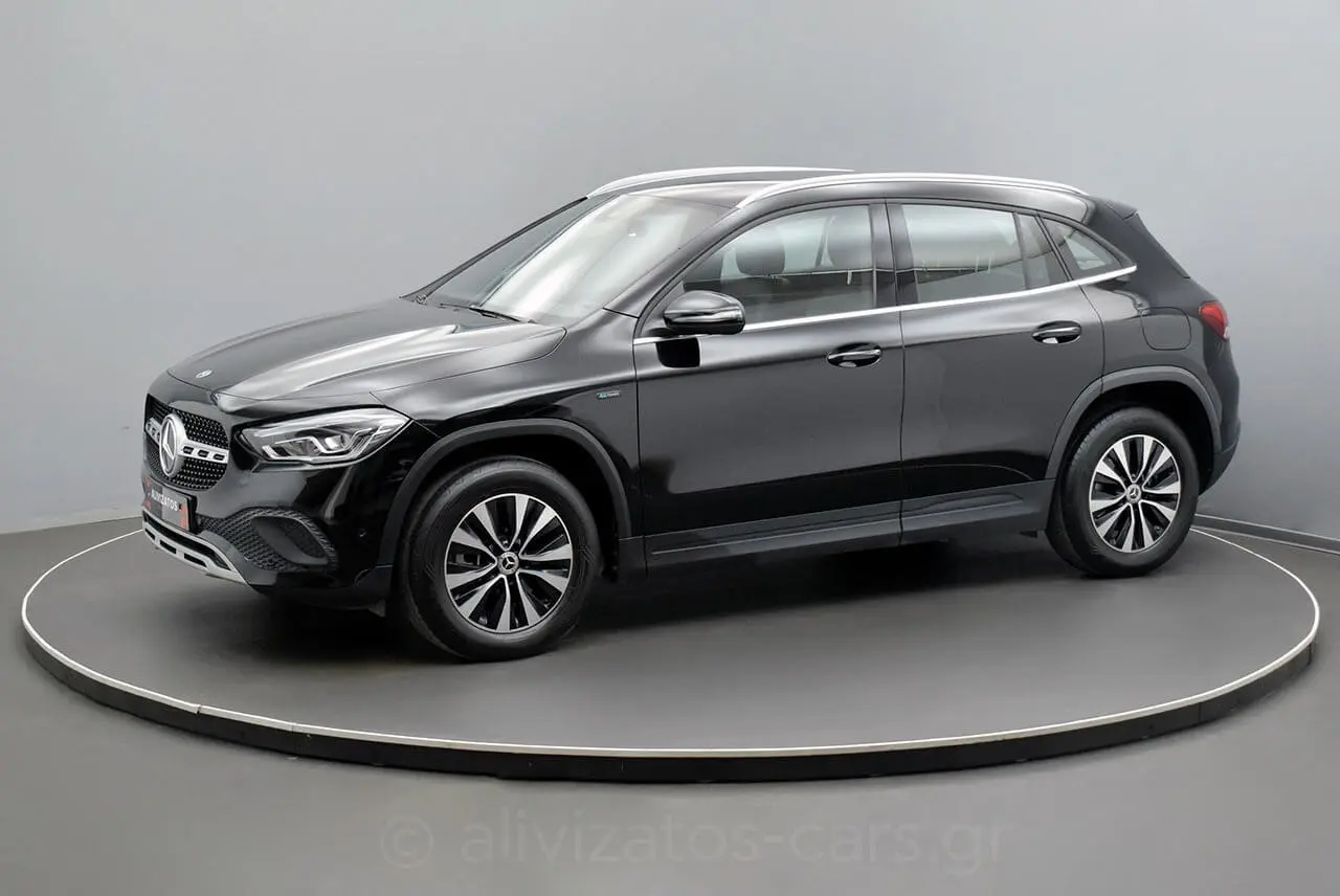 Mercedes-Benz GLA - View 3