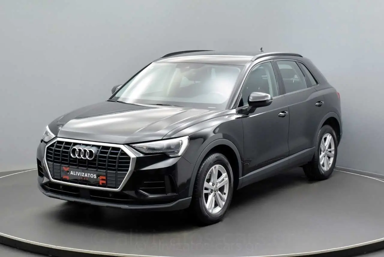 Audi Q3 - View 1