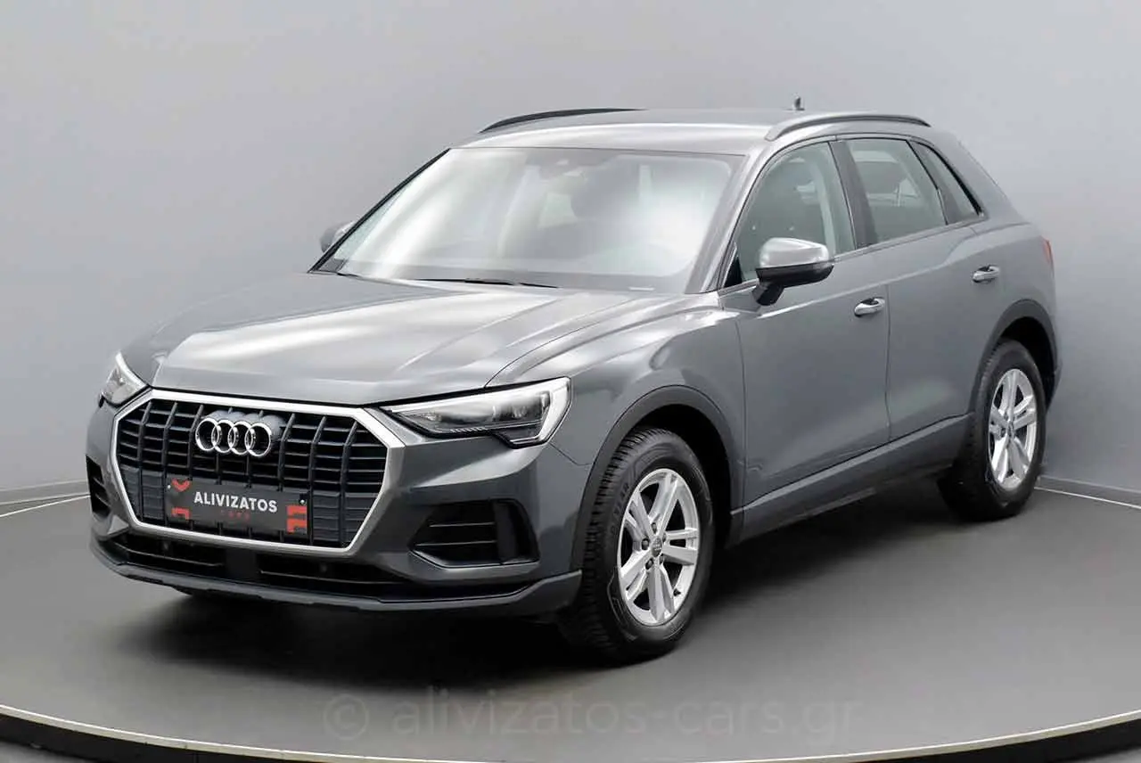Audi Q3 - View 1