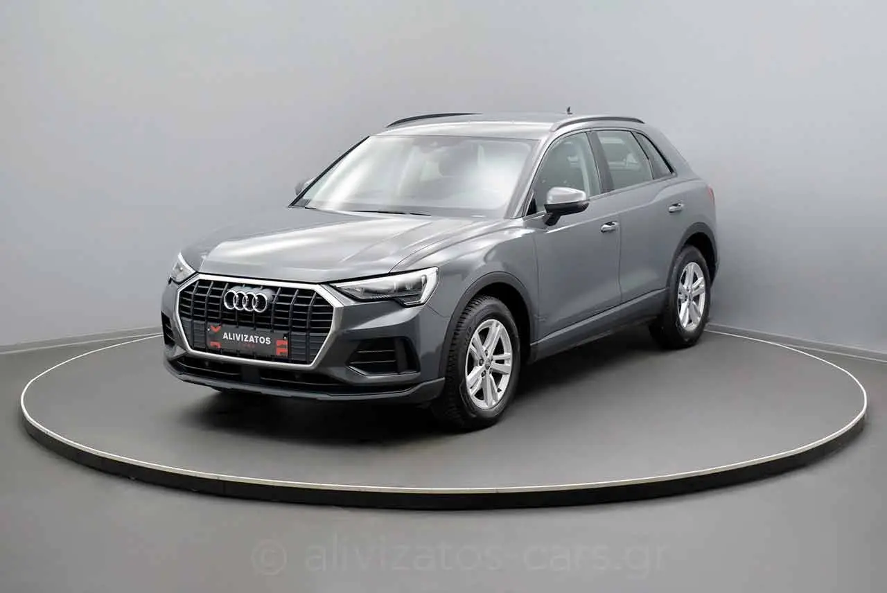 Audi Q3 - View 2