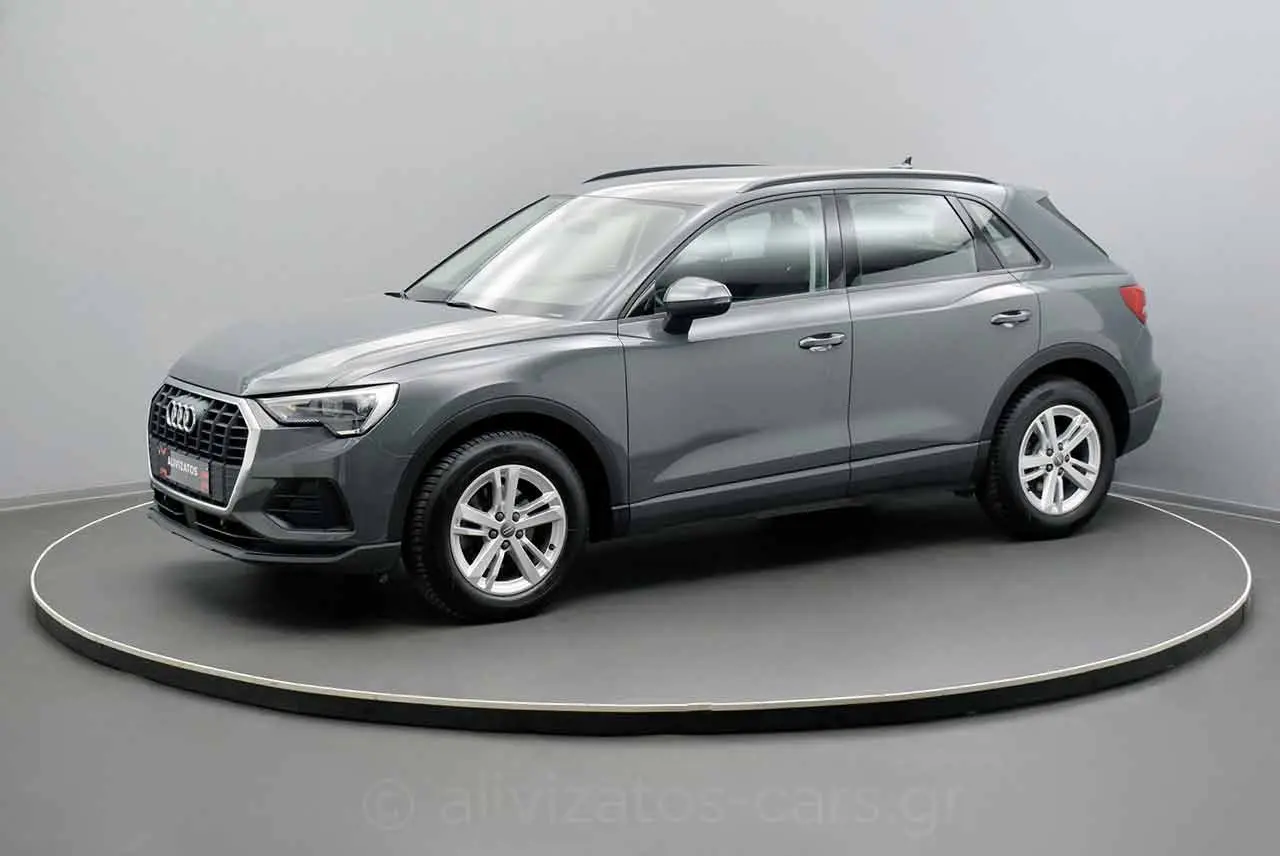 Audi Q3 - View 3