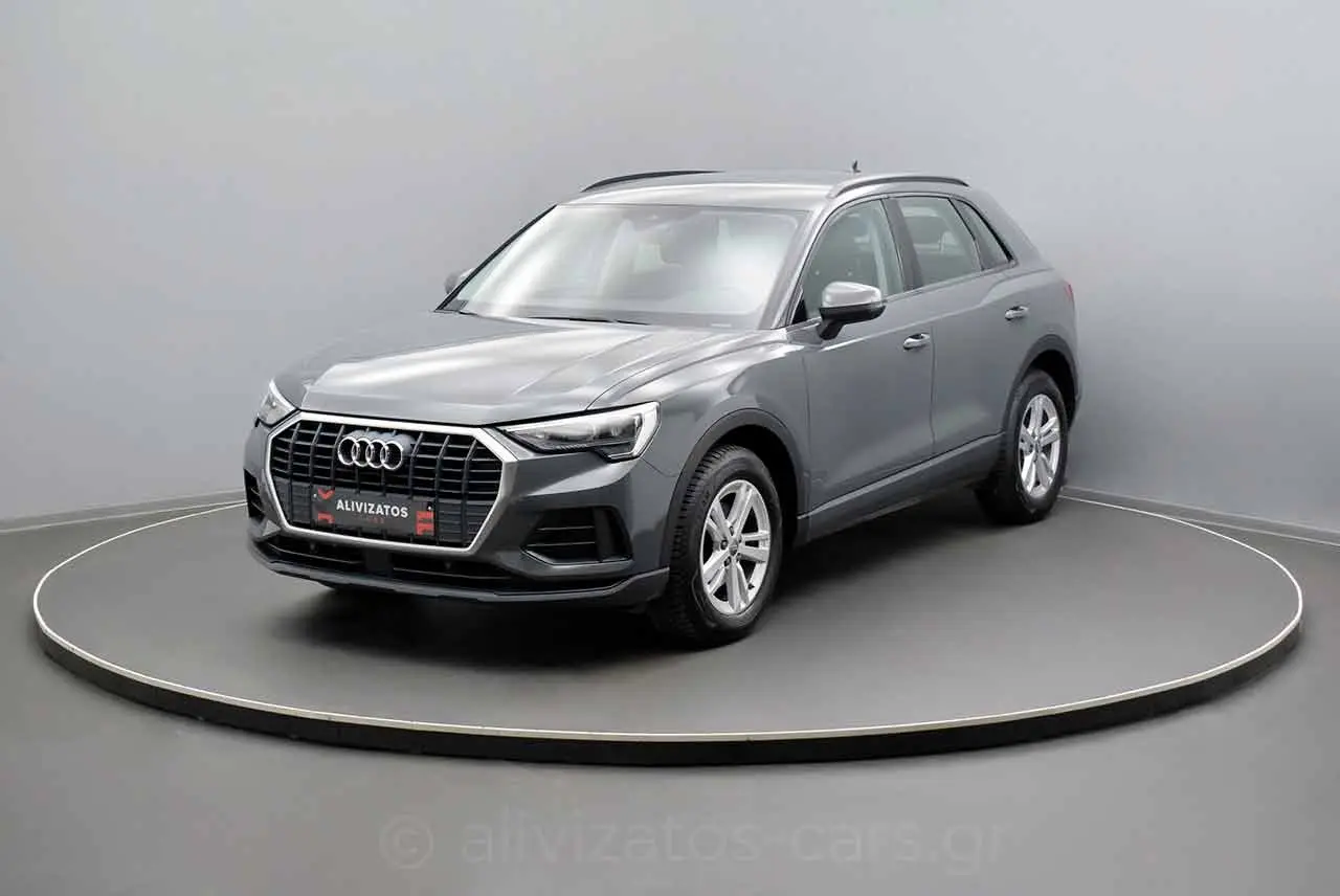 Audi Q3 - View 2
