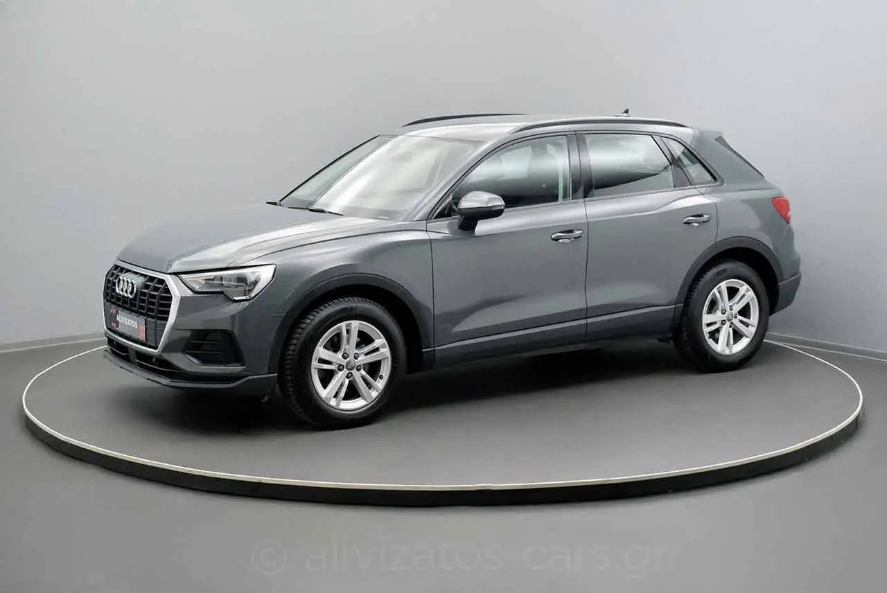 Audi Q3 - View 3