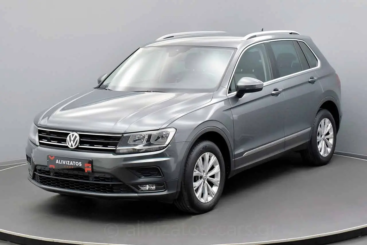 Volkswagen Tiguan - View 1