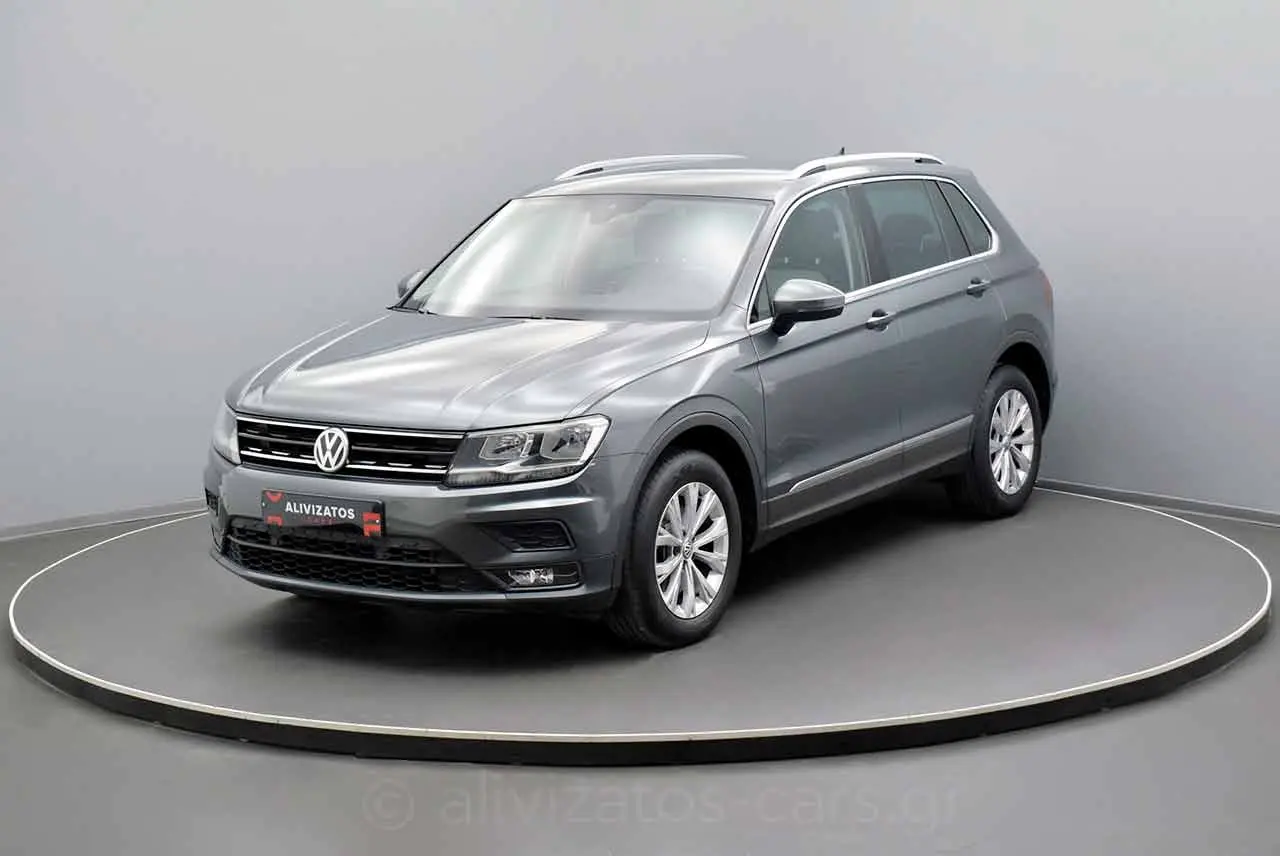 Volkswagen Tiguan - View 2