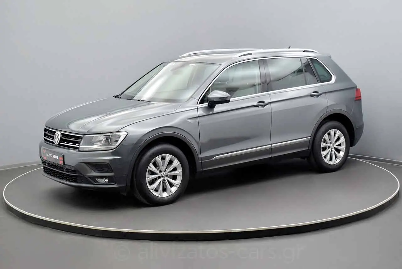 Volkswagen Tiguan - View 3