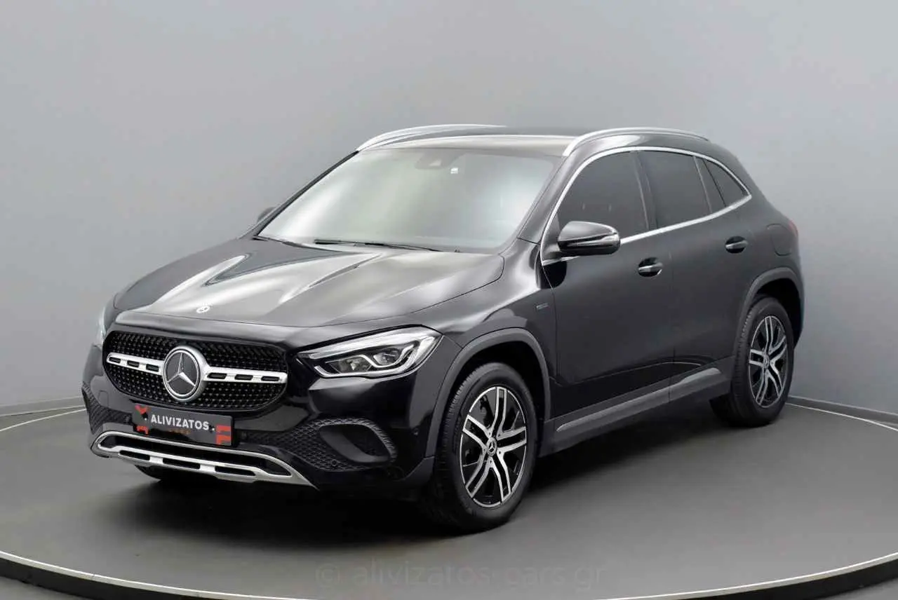 Mercedes-Benz GLA - View 1