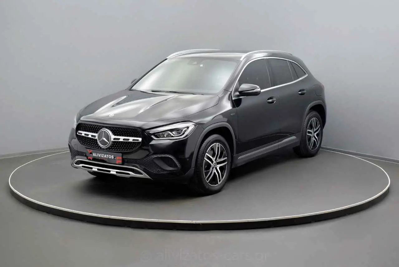 Mercedes-Benz GLA - View 2