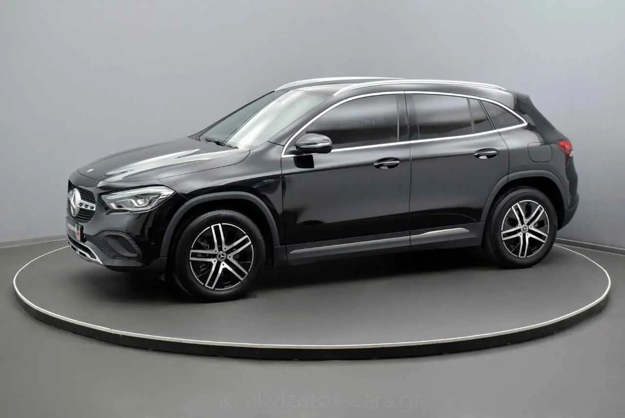 Mercedes-Benz GLA - View 3