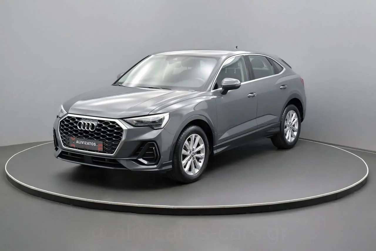 Audi Q3 - View 2