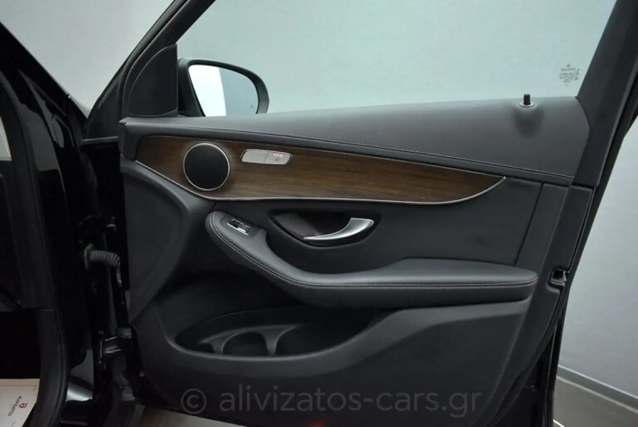 https://cdn.autoq.gr/websites/alivizatos-cars.gr/images/vehicles/8636/mercedes-benz-glc-300-4matic-9g-tronic-plug-in-diesel-facelift-8636-26-768x514.jpg