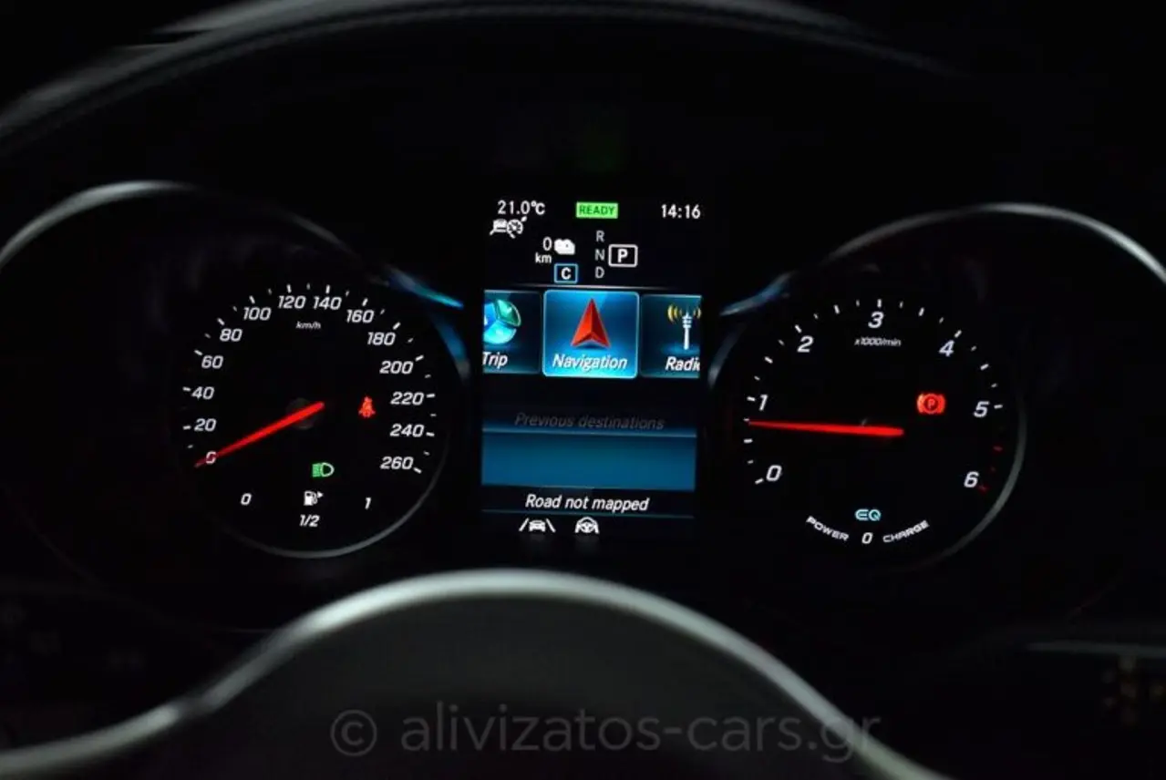 https://cdn.autoq.gr/websites/alivizatos-cars.gr/images/vehicles/8636/mercedes-benz-glc-300-4matic-9g-tronic-plug-in-diesel-facelift-8636-28-768x514.jpg