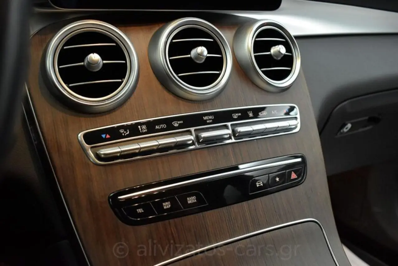 https://cdn.autoq.gr/websites/alivizatos-cars.gr/images/vehicles/8636/mercedes-benz-glc-300-4matic-9g-tronic-plug-in-diesel-facelift-8636-31-768x514.jpg