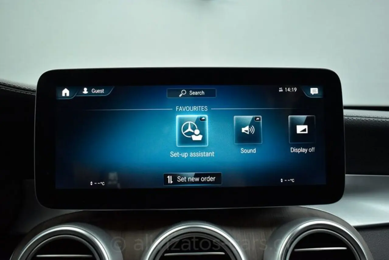 https://cdn.autoq.gr/websites/alivizatos-cars.gr/images/vehicles/8636/mercedes-benz-glc-300-4matic-9g-tronic-plug-in-diesel-facelift-8636-34-768x514.jpg