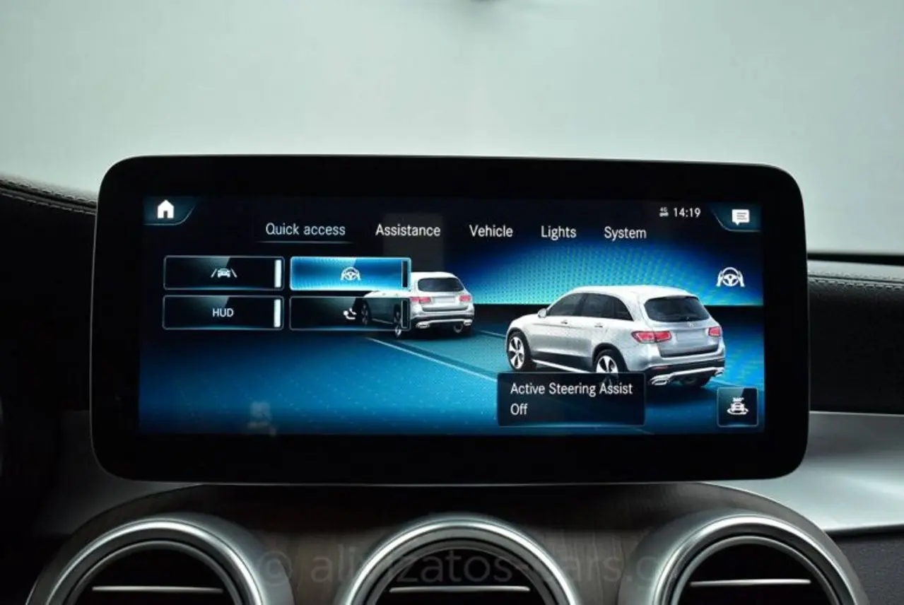 https://cdn.autoq.gr/websites/alivizatos-cars.gr/images/vehicles/8636/mercedes-benz-glc-300-4matic-9g-tronic-plug-in-diesel-facelift-8636-36-768x514.jpg