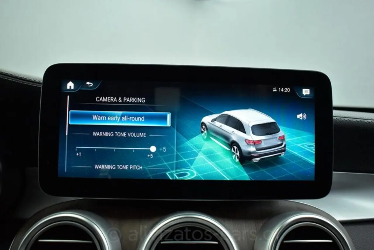 https://cdn.autoq.gr/websites/alivizatos-cars.gr/images/vehicles/8636/mercedes-benz-glc-300-4matic-9g-tronic-plug-in-diesel-facelift-8636-37-768x514.jpg
