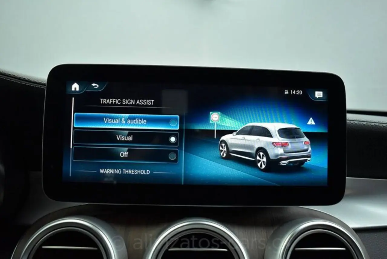 https://cdn.autoq.gr/websites/alivizatos-cars.gr/images/vehicles/8636/mercedes-benz-glc-300-4matic-9g-tronic-plug-in-diesel-facelift-8636-38-768x514.jpg