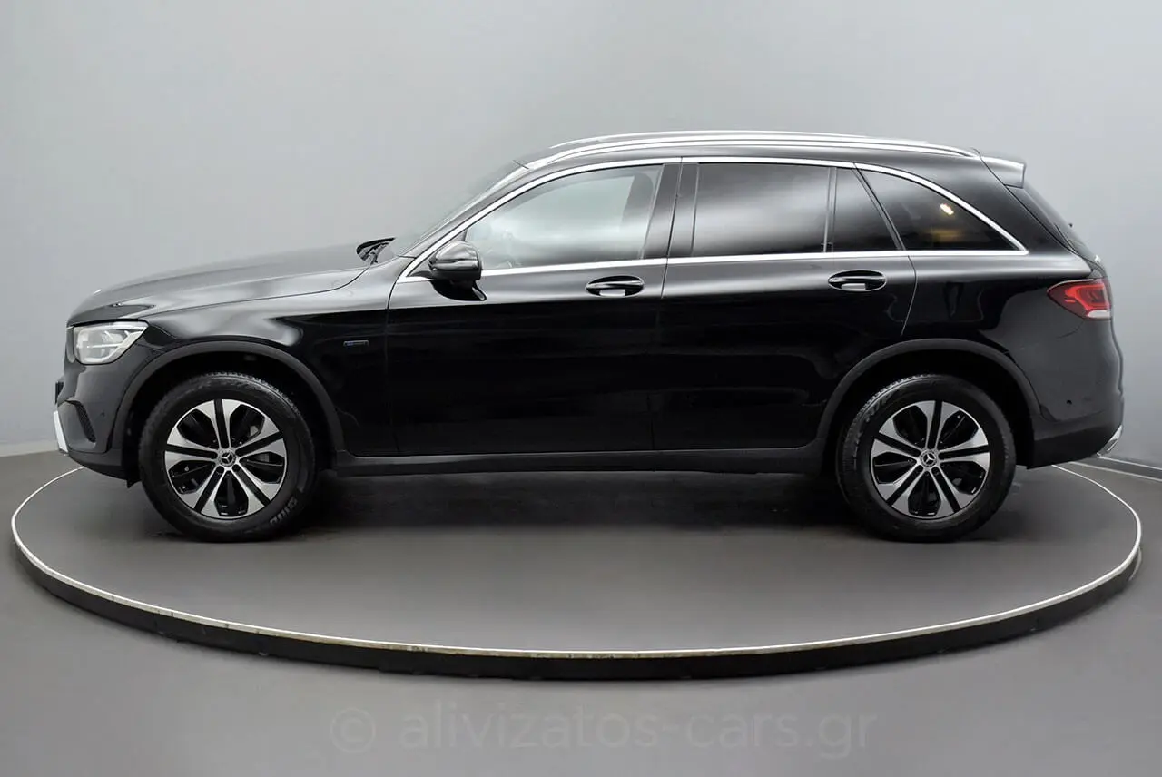 https://cdn.autoq.gr/websites/alivizatos-cars.gr/images/vehicles/8636/mercedes-benz-glc-300-4matic-9g-tronic-plug-in-diesel-facelift-8636-4.jpg
