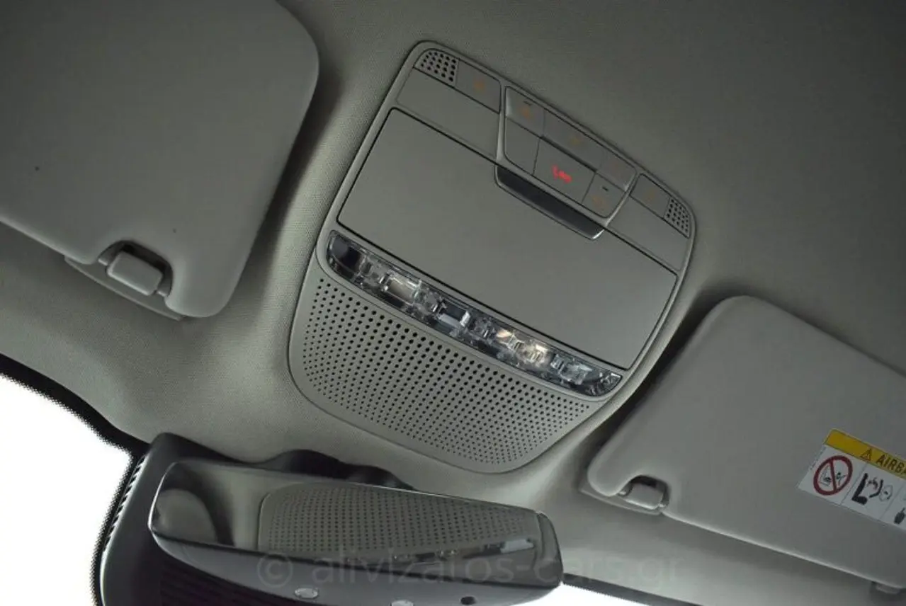 https://cdn.autoq.gr/websites/alivizatos-cars.gr/images/vehicles/8636/mercedes-benz-glc-300-4matic-9g-tronic-plug-in-diesel-facelift-8636-43-768x514.jpg