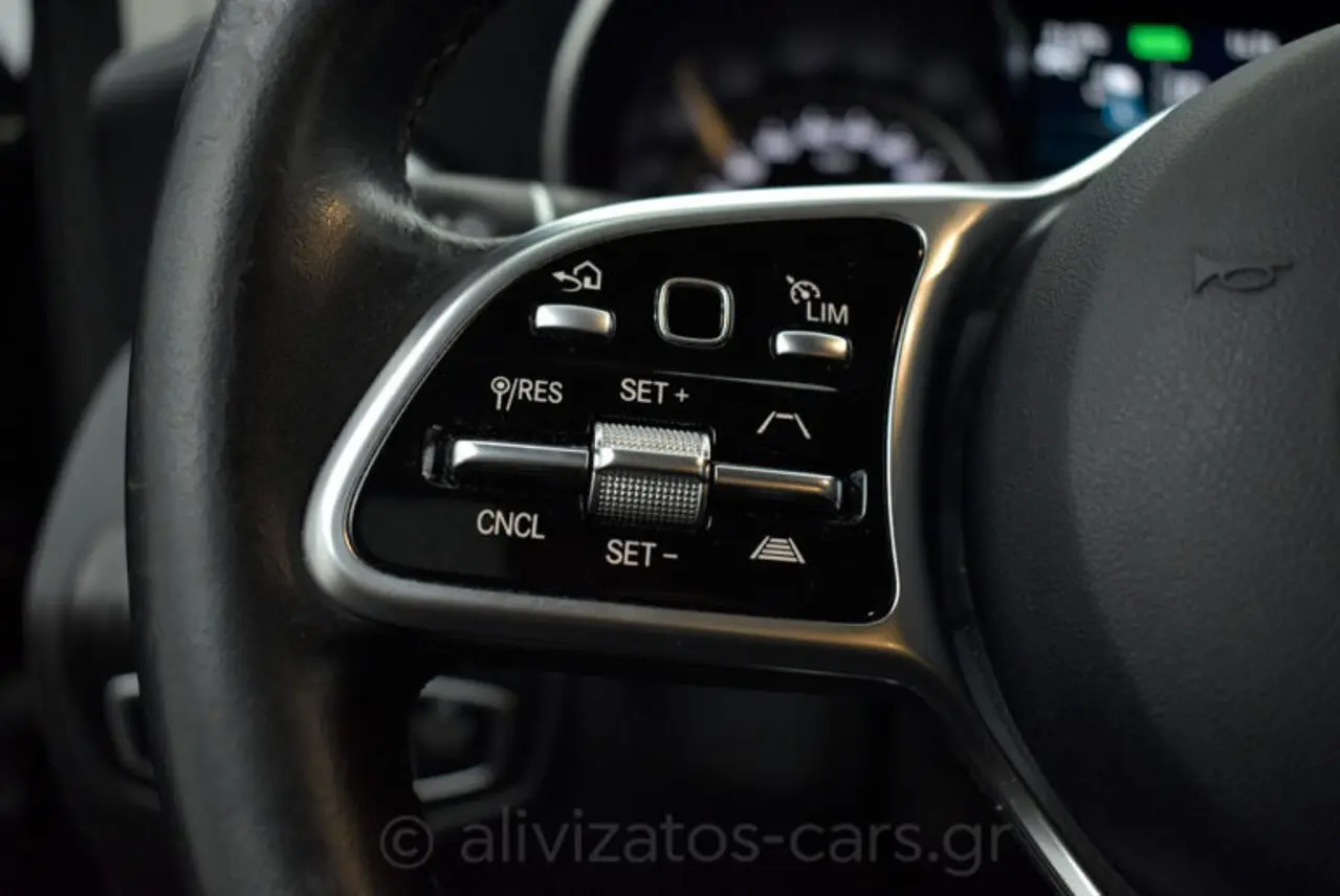 https://cdn.autoq.gr/websites/alivizatos-cars.gr/images/vehicles/8636/mercedes-benz-glc-300-4matic-9g-tronic-plug-in-diesel-facelift-8636-49-768x514.jpg