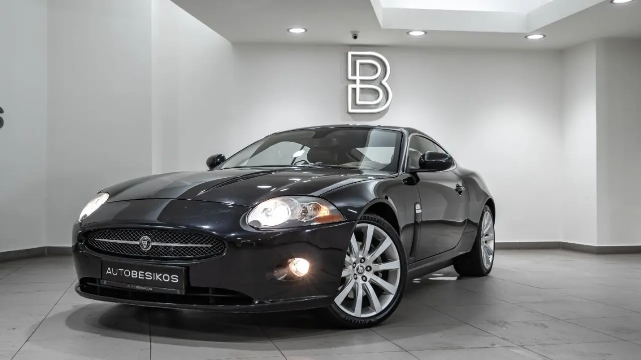 Jaguar XK - View 2