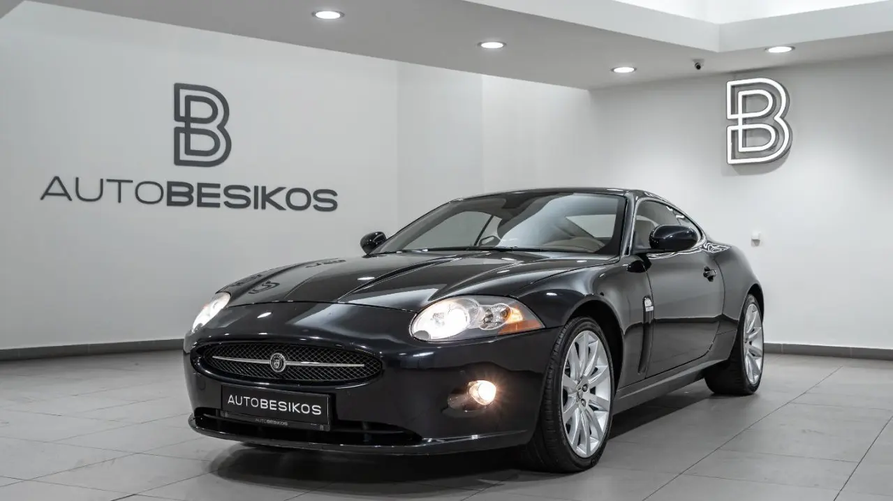 Jaguar XK - View 3