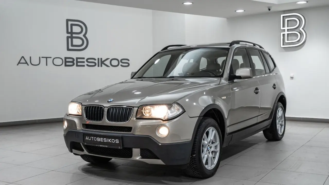 BMW X3 - View 3