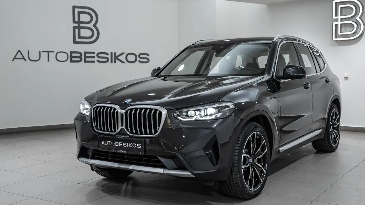 BMW X3 - View 3