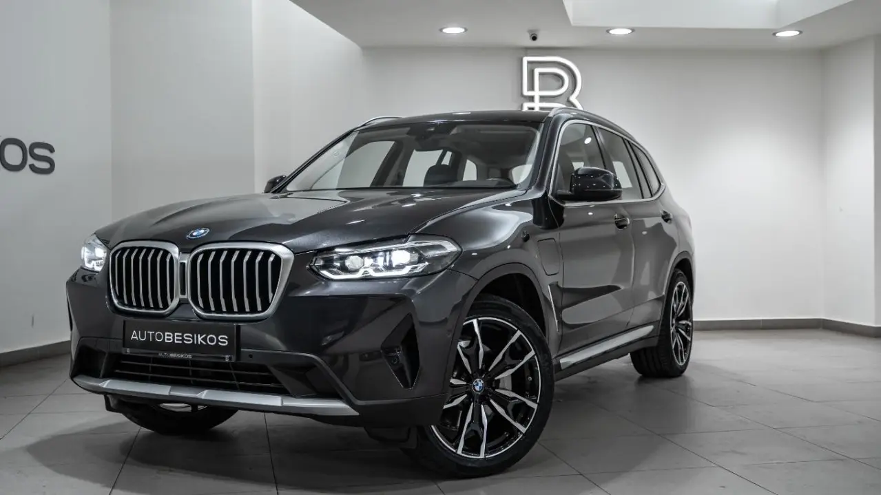 BMW X3 - View 2