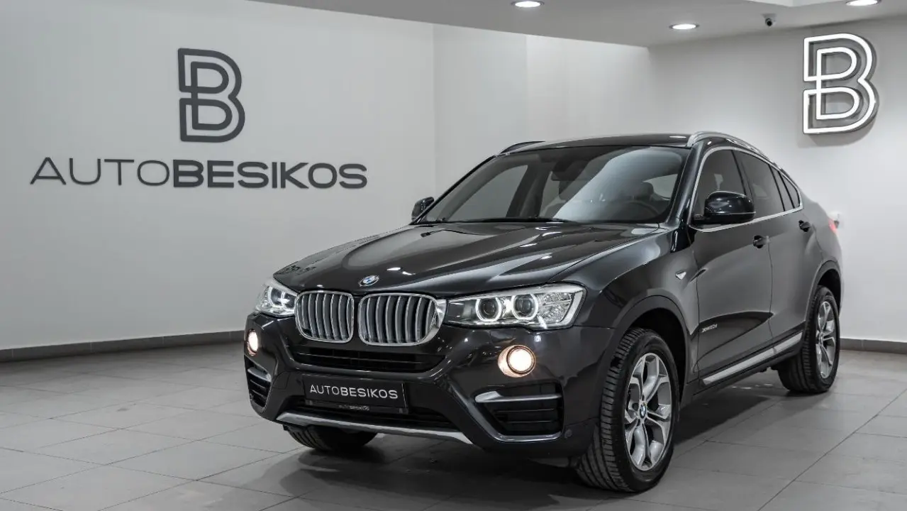 BMW X4 - View 3