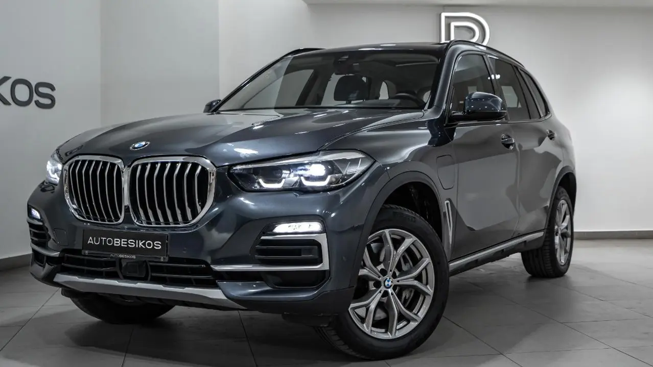 BMW X5 - View 2
