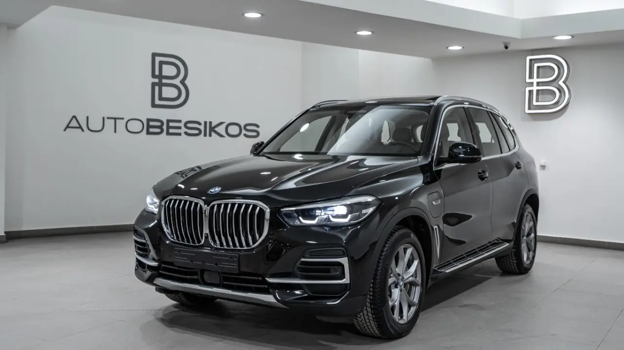 BMW X5 - View 3