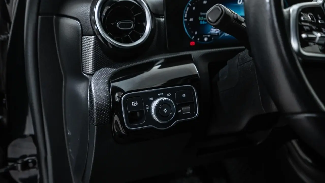 https://cdn.autoq.gr/websites/autobesikos.gr/images/vehicles/7320/4065c42e-9fac-47ca-9501-b51b70f22e6f.jpg