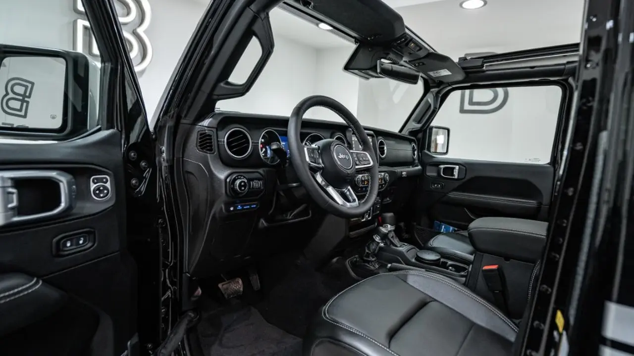 https://cdn.autoq.gr/websites/autobesikos.gr/images/vehicles/7340/35e9521f-c13e-410d-a5de-6631ff3325a5.jpg