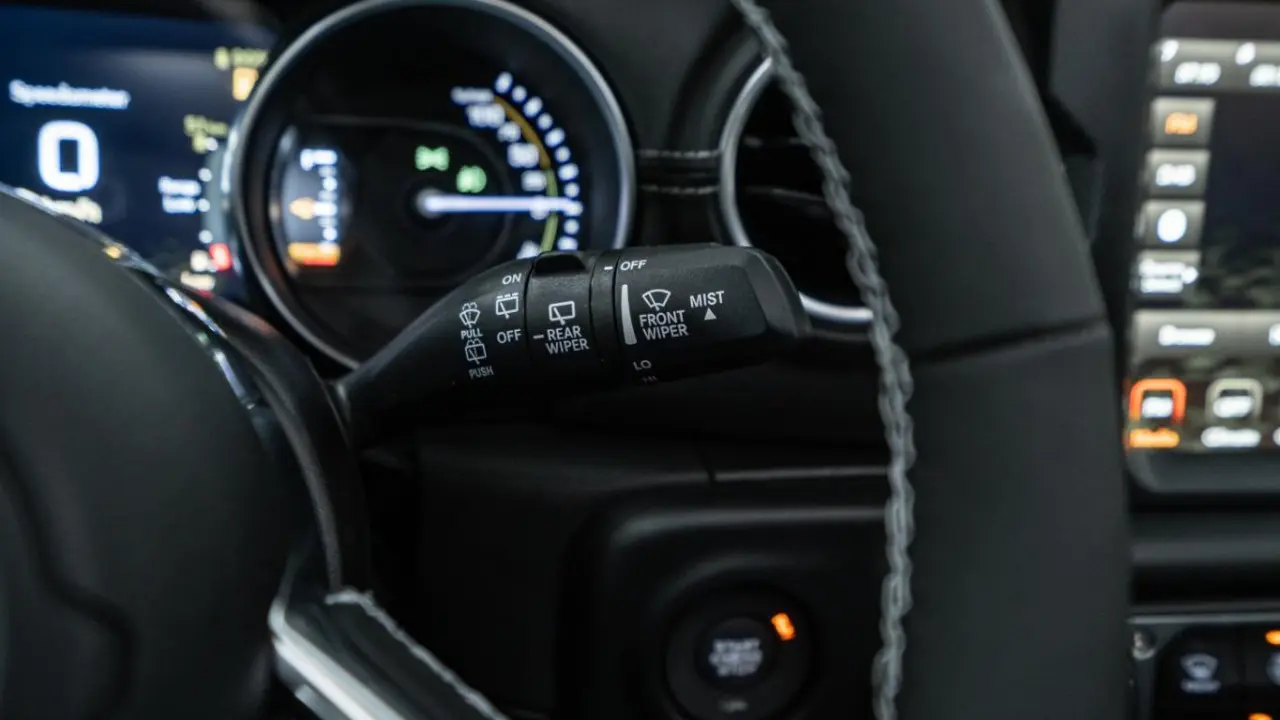 https://cdn.autoq.gr/websites/autobesikos.gr/images/vehicles/7340/62920e1a-3099-4dd4-a6c9-d15995924ff7.jpg