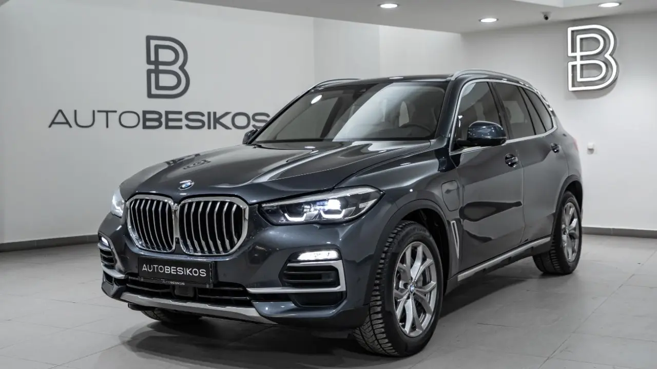 BMW X5 - View 3