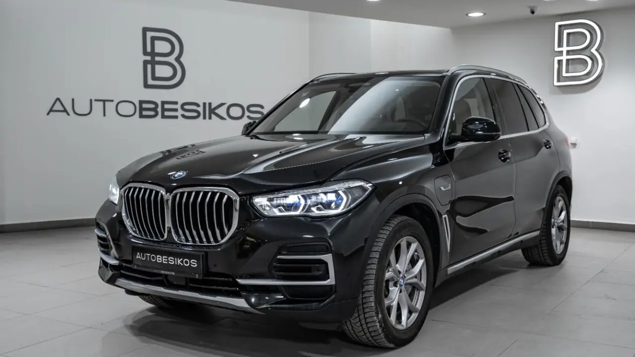 BMW X5 - View 3