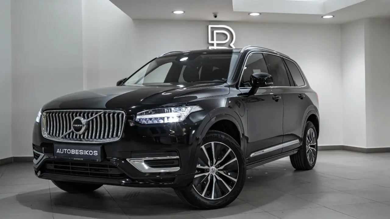 Volvo XC90 - View 2