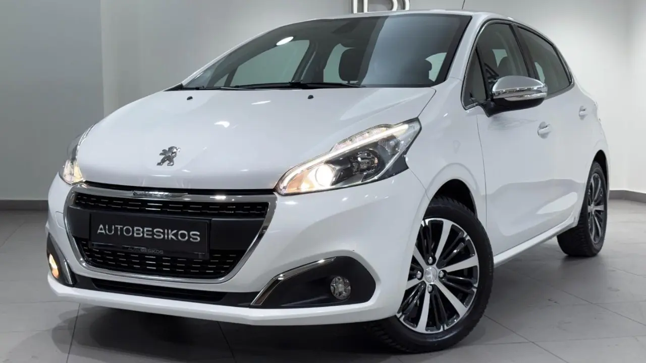 Peugeot 208 - View 2