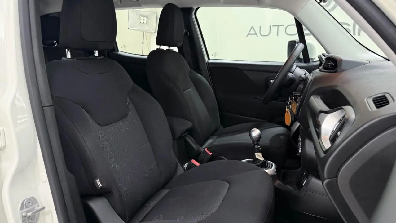 https://cdn.autoq.gr/websites/autobesikos.gr/images/vehicles/7413/aaaf38d7-bd88-43ec-9587-1f472a106c7c.jpg