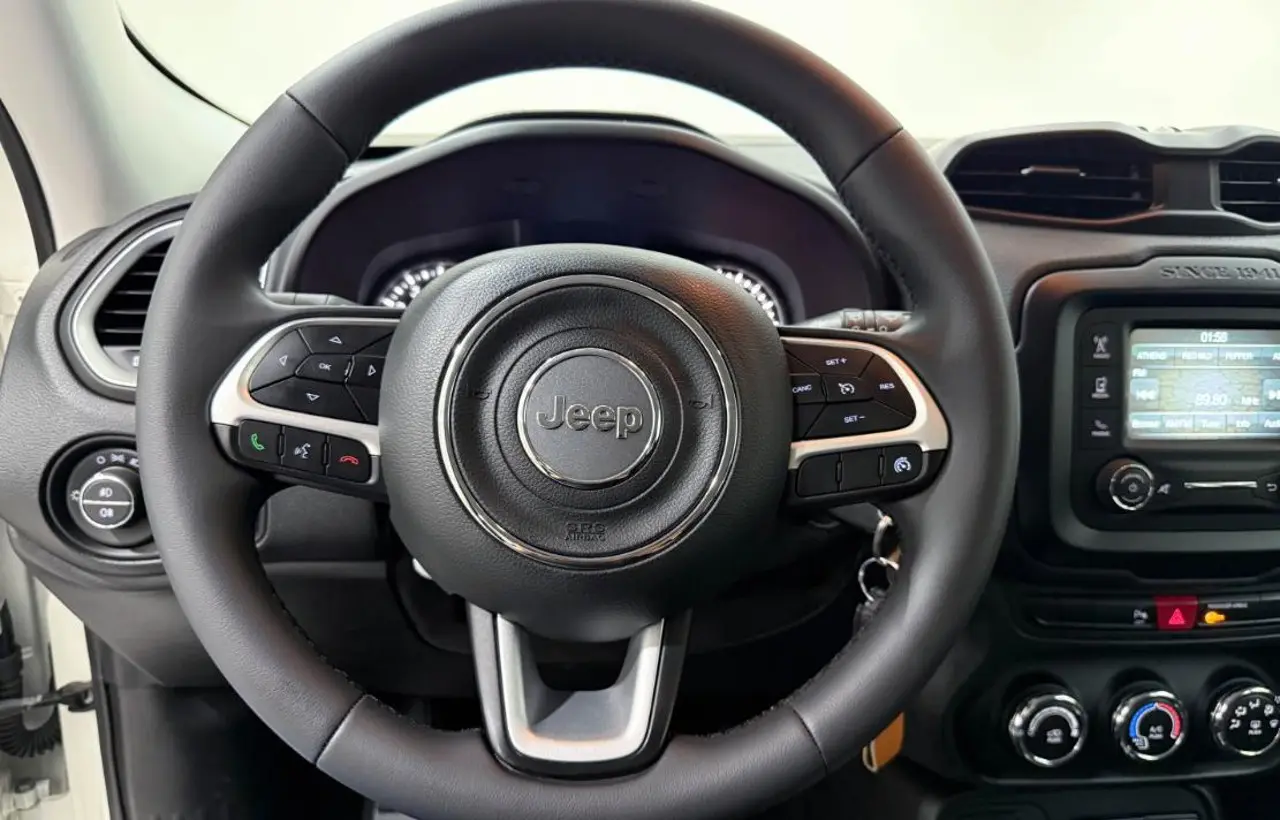 https://cdn.autoq.gr/websites/autobesikos.gr/images/vehicles/7413/d7377741-102e-48b6-af59-626712bc2567.jpg