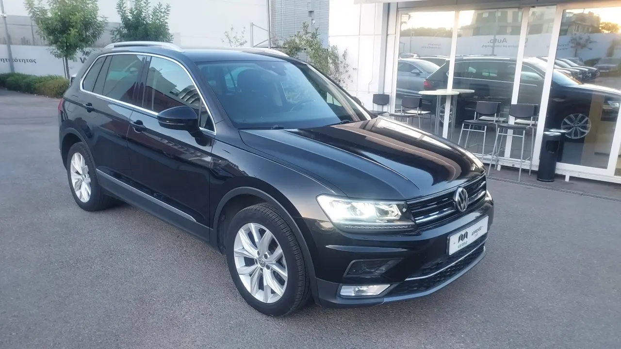 Volkswagen Tiguan - View 3