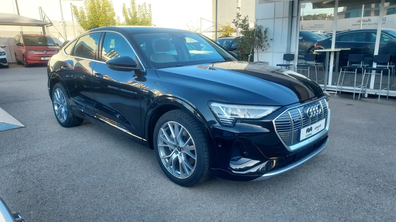 Audi e-tron - View 3