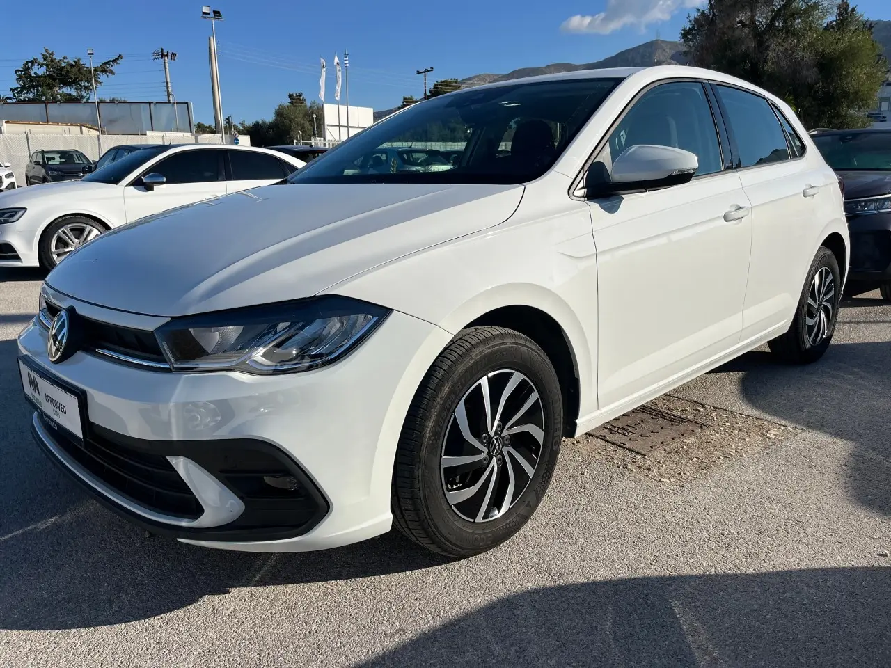 Volkswagen Polo - View 1